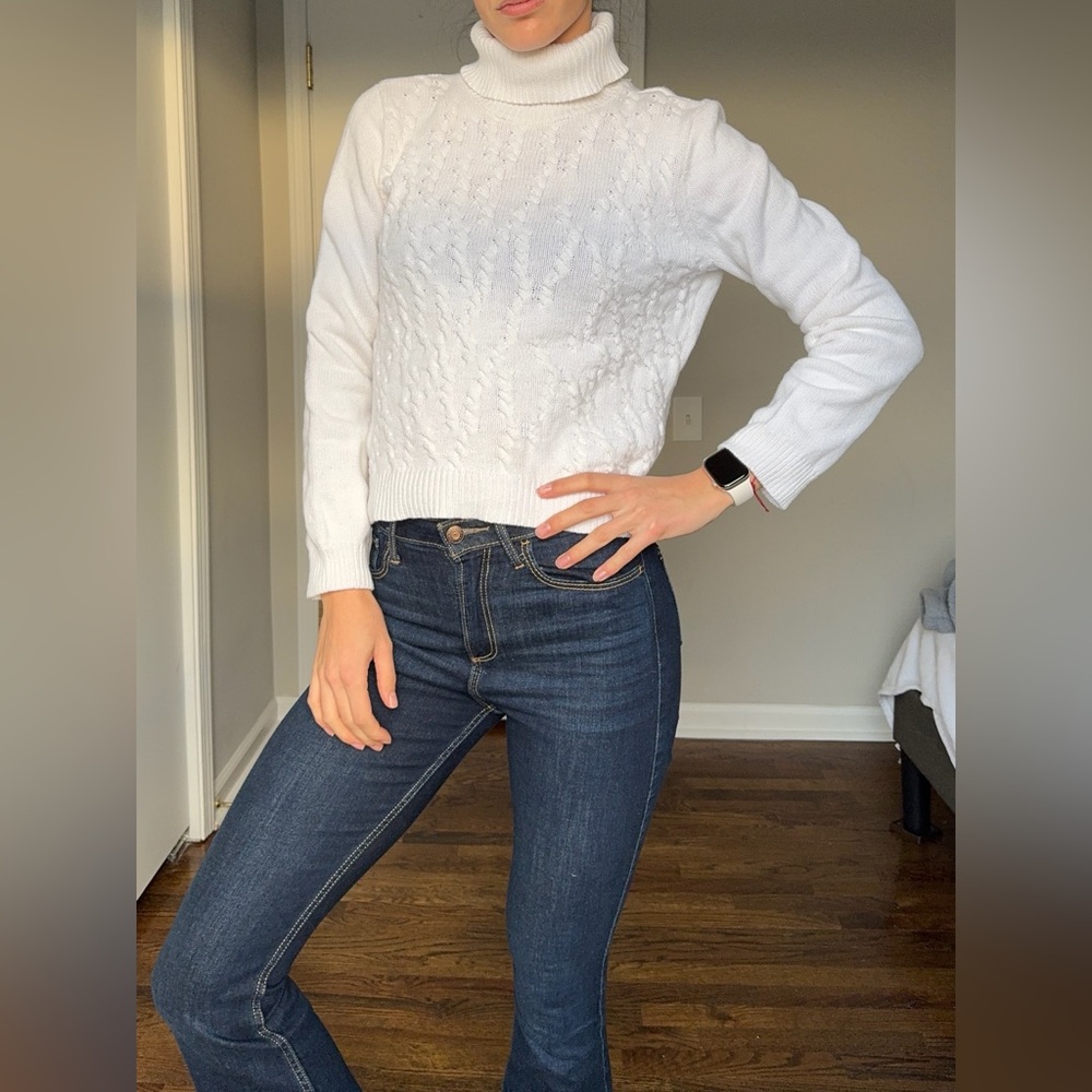 Liz Claiborne white Turtleneck Sweater